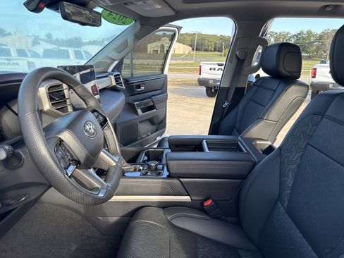 Used 2024 Toyota Tundra Limited image 21