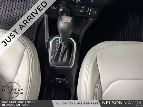 Used 2023 Jeep Renegade Latitude AWD/4WD image 30