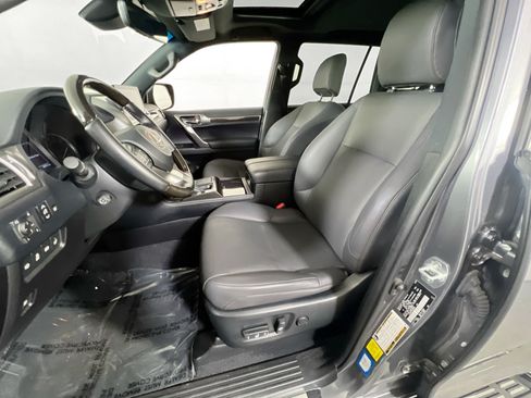 Used 2022 Lexus GX 460 Premium w/ Premium Package AWD/4WD image 21