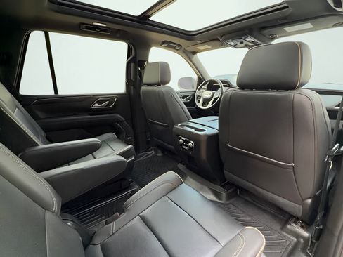 Used 2023 GMC Yukon SLT AWD/4WD image 35