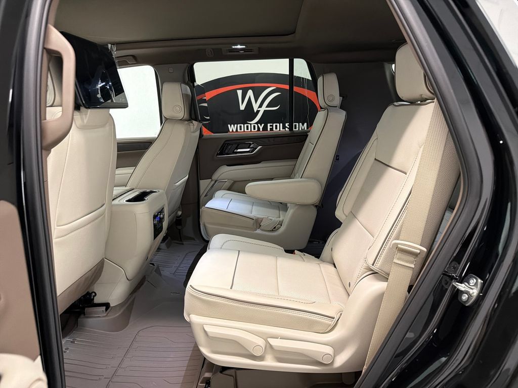 New 2026 GMC Yukon Denali w/ Denali Reserve Package AWD/4WD image 12