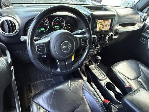 Used 2014 Jeep Wrangler Unlimited Sahara image 23