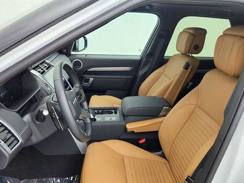 Used 2025 Land Rover Discovery Dynamic SE AWD/4WD image 21