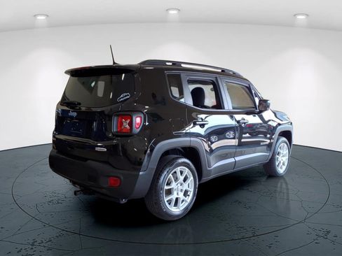Used 2020 Jeep Renegade Latitude w/ Cold Weather Group AWD/4WD image 3