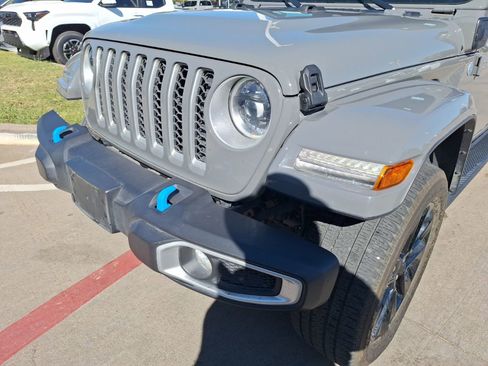 Used 2023 Jeep Wrangler Sahara w/ Cold Weather Group image 10