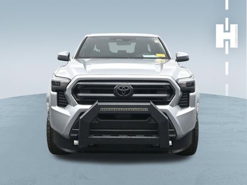 Used 2025 Toyota Tacoma SR5 AWD/4WD image 2