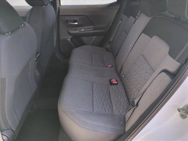 Used 2025 Nissan Kicks SV AWD/4WD image 17