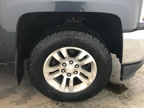 Used 2018 Chevrolet Silverado 1500 LT w/ All Star Edition image 42