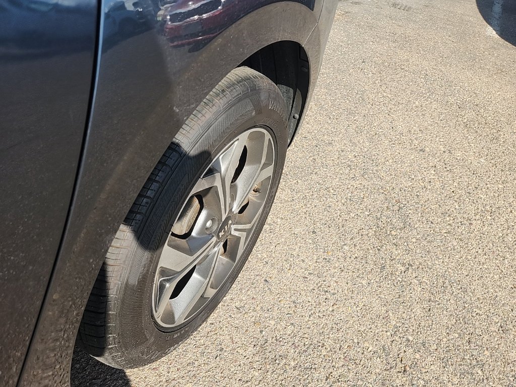 Certified 2021 Kia Forte LXS FWD image 9