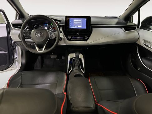 Used 2025 Toyota Corolla SE image 15