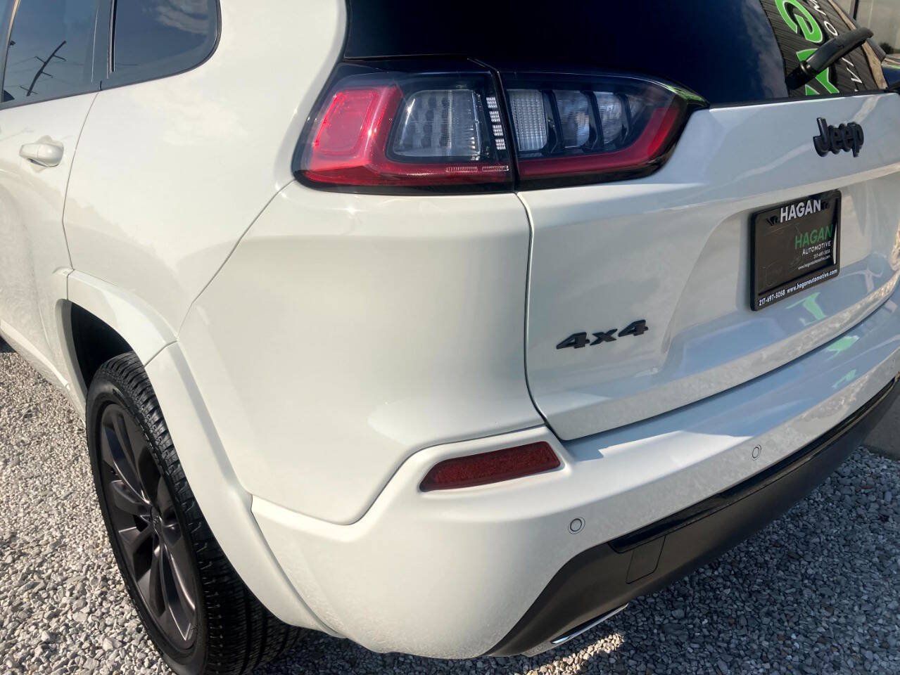 Used 2019 Jeep Cherokee High Altitude AWD/4WD image 11