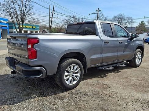 Used 2020 Chevrolet Silverado 1500 Custom w/ Custom Value Package image 11