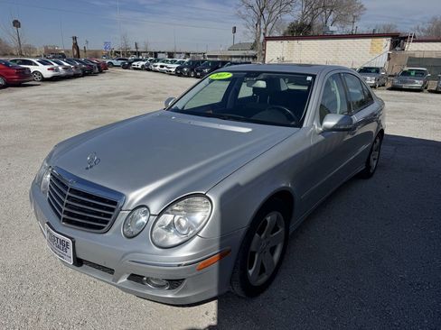 Used 2007 Mercedes-Benz E 550 4MATIC Sedan image 3
