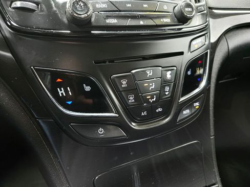 Used 2016 Buick Regal Premium image 25