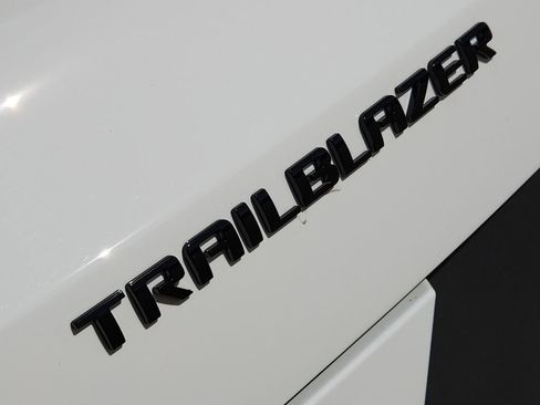 Used 2024 Chevrolet TrailBlazer LS w/ LS Convenience Package image 15