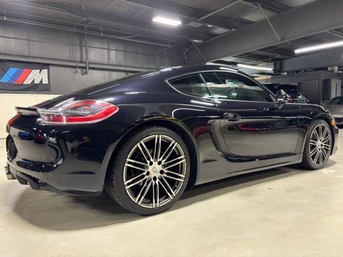Used 2016 Porsche Cayman image 3