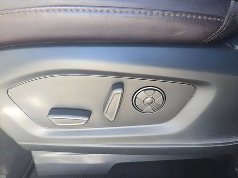 Used 2025 Ford Explorer Platinum w/ LUX Leather Package image 16