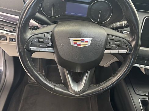 Certified 2022 Cadillac XT4 Luxury image 12