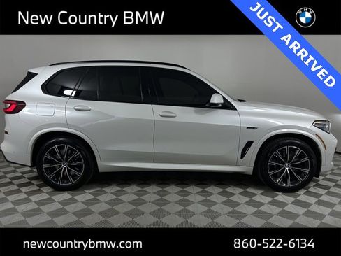 Used 2022 BMW X5 xDrive45e w/ M Sport Package image 8