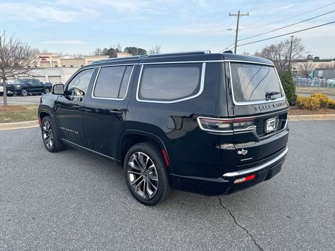 Used 2022 Jeep Grand Wagoneer Series III w/ Rear Seat Video Group 1 image 5