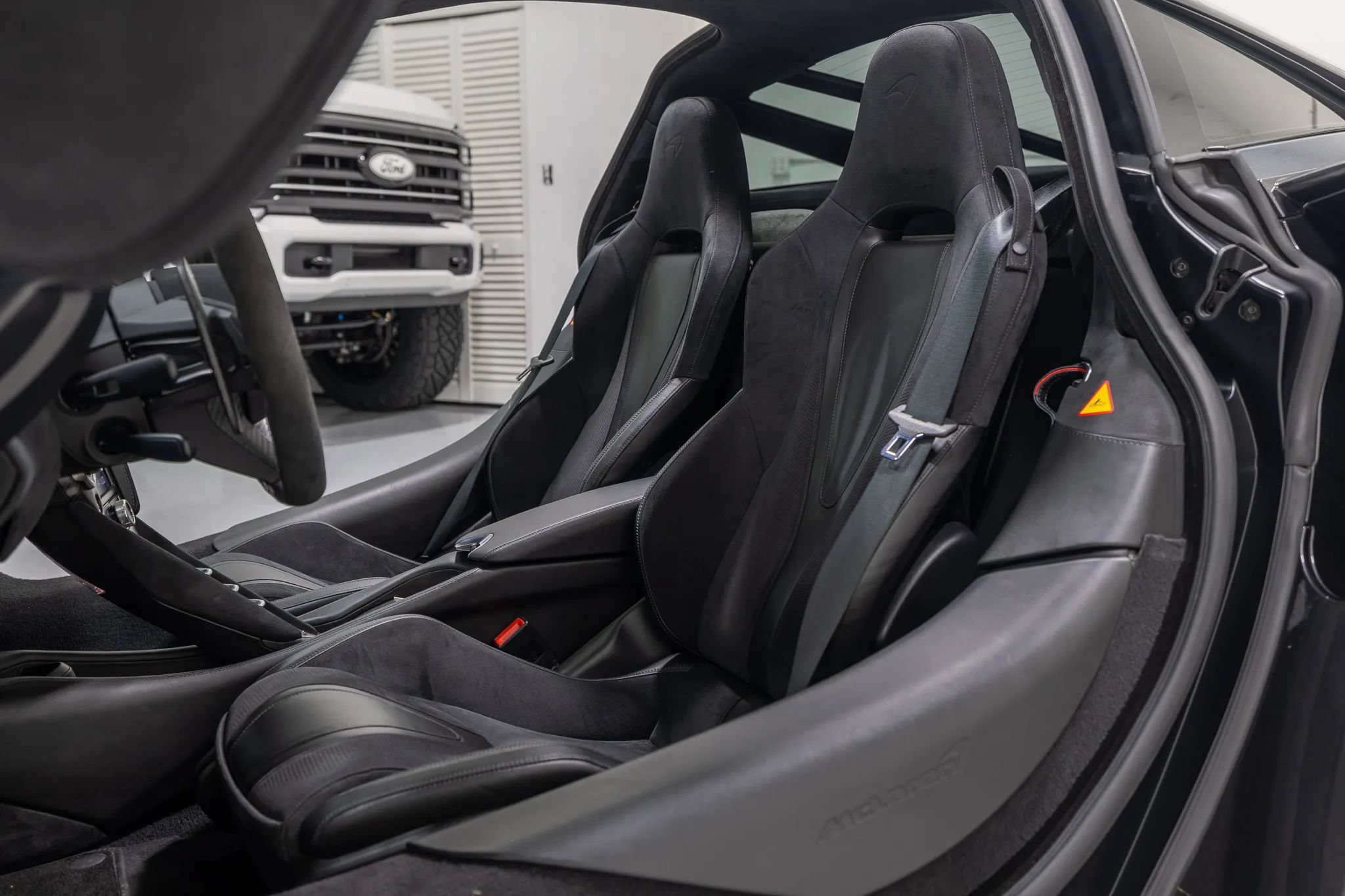 Used 2018 McLaren 720S Performance RWD image 41