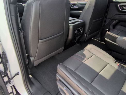 Used 2024 Chevrolet Tahoe RST w/ Luxury Package AWD/4WD image 18