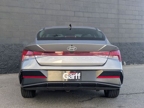 Used 2024 Hyundai Elantra SEL w/ Convenience Package image 6