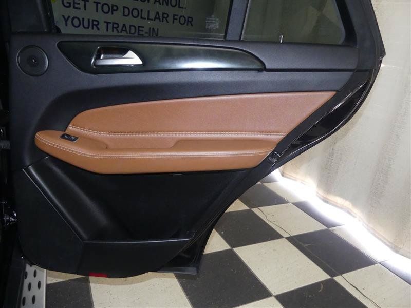 Used 2018 Mercedes-Benz GLE 43 AMG 4MATIC w/ Premium 3 Package image 30