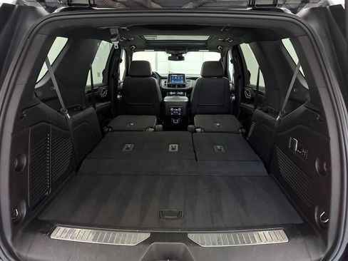 Used 2024 Chevrolet Tahoe RST w/ Luxury Package AWD/4WD image 9