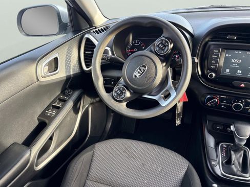 Used 2020 Kia Soul LX image 13