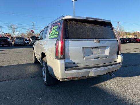Certified 2018 Cadillac Escalade Premium Luxury image 4