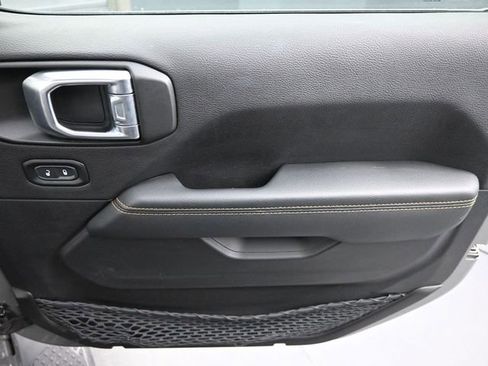 Used 2022 Jeep Gladiator Overland image 24