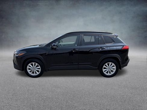 Used 2023 Toyota Corolla Cross LE AWD/4WD image 2