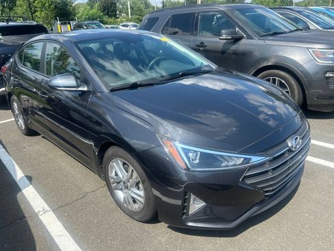 Used 2020 Hyundai Elantra Value Edition w/ Cargo Package (C1) FWD image 2