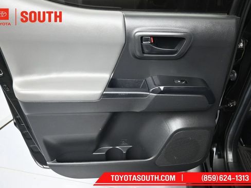 Used 2022 Toyota Tacoma SR AWD/4WD image 25