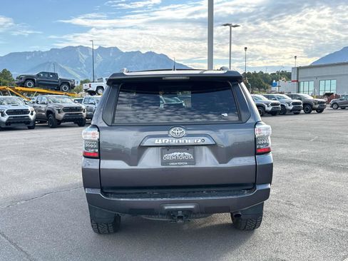 Used 2017 Toyota 4Runner SR5 Premium AWD/4WD image 5