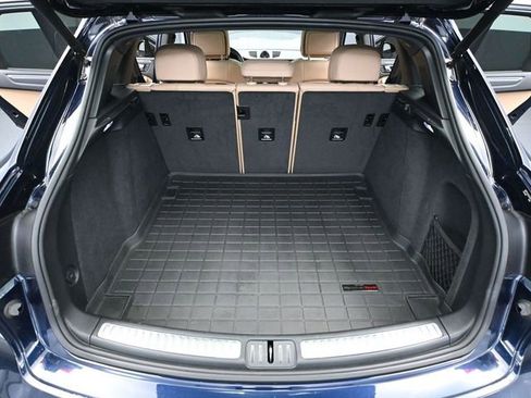 Used 2022 Porsche Macan Base image 44