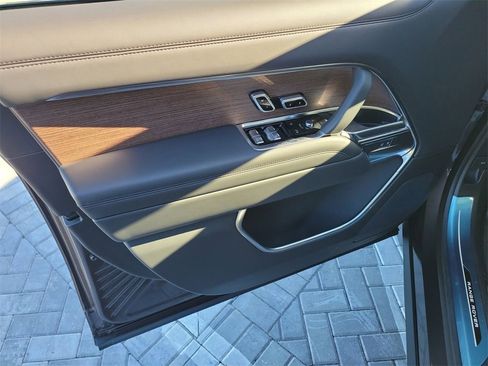 New 2026 Land Rover Range Rover SE image 23