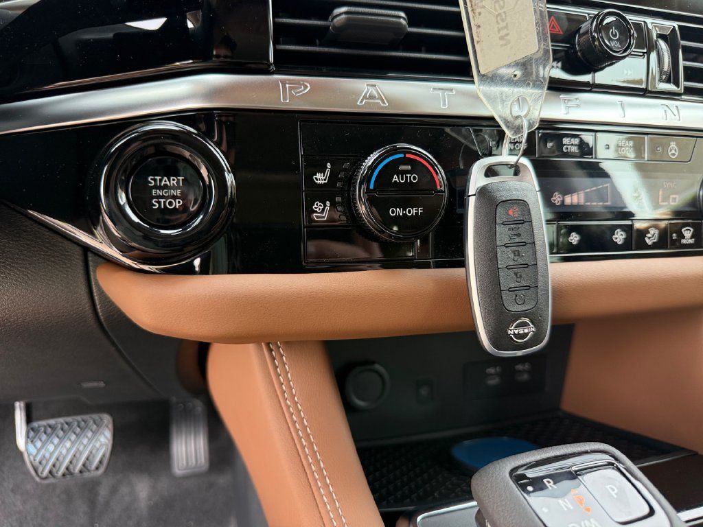 New 2026 Nissan Pathfinder Platinum AWD/4WD image 29