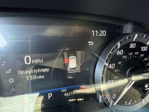 Used 2025 Toyota Highlander XLE AWD/4WD image 8