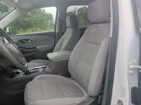 Used 2019 Chevrolet Traverse LT FWD image 15