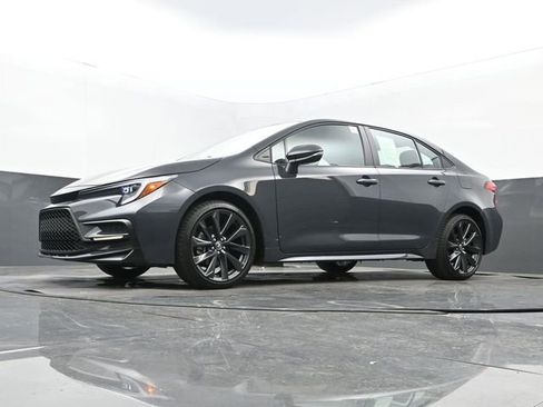 Used 2025 Toyota Corolla SE image 25