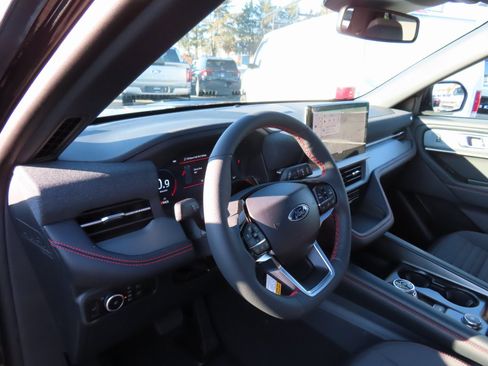 New 2026 Ford Explorer ST-Line w/ ST-Line Street Pack image 8