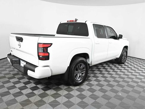 Used 2025 Nissan Frontier SV RWD image 6