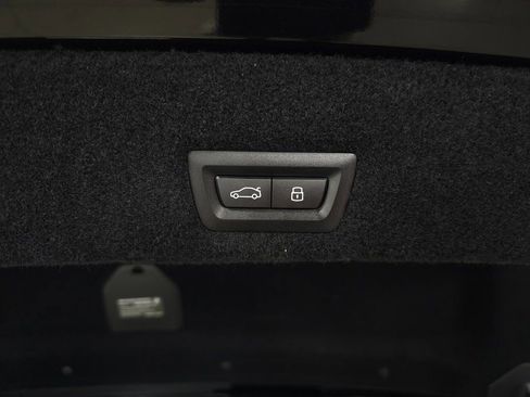 Used 2025 BMW 760i xDrive w/ Executive Package image 10