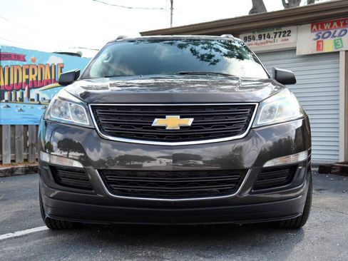 Used 2014 Chevrolet Traverse LS FWD image 3