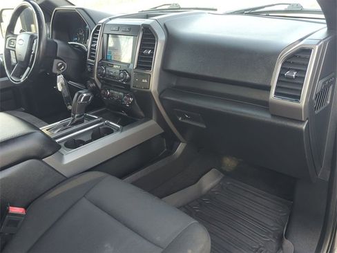 Used 2018 Ford F150 XLT w/ Equipment Group 302A Luxury image 26