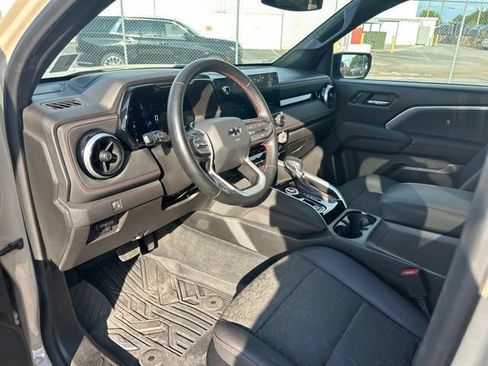 Used 2023 Chevrolet Colorado Z71 w/ Advanced Trailering Package AWD/4WD image 8