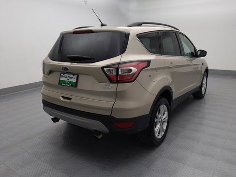 Used 2017 Ford Escape SE w/ Equipment Group 201A image 9
