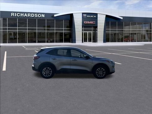 Used 2022 Ford Escape SE w/ Cold Weather Package image 7